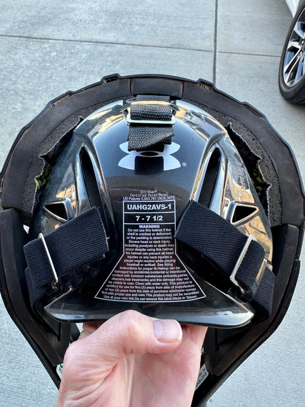 Under Armour Converge Victory Series Intermediate 1315 Catchers Gear