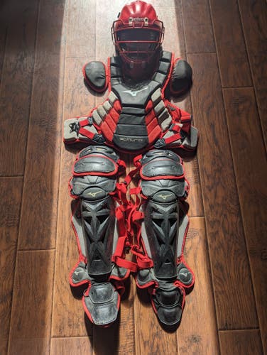 Used Mizuno Samurai Catcher's Set