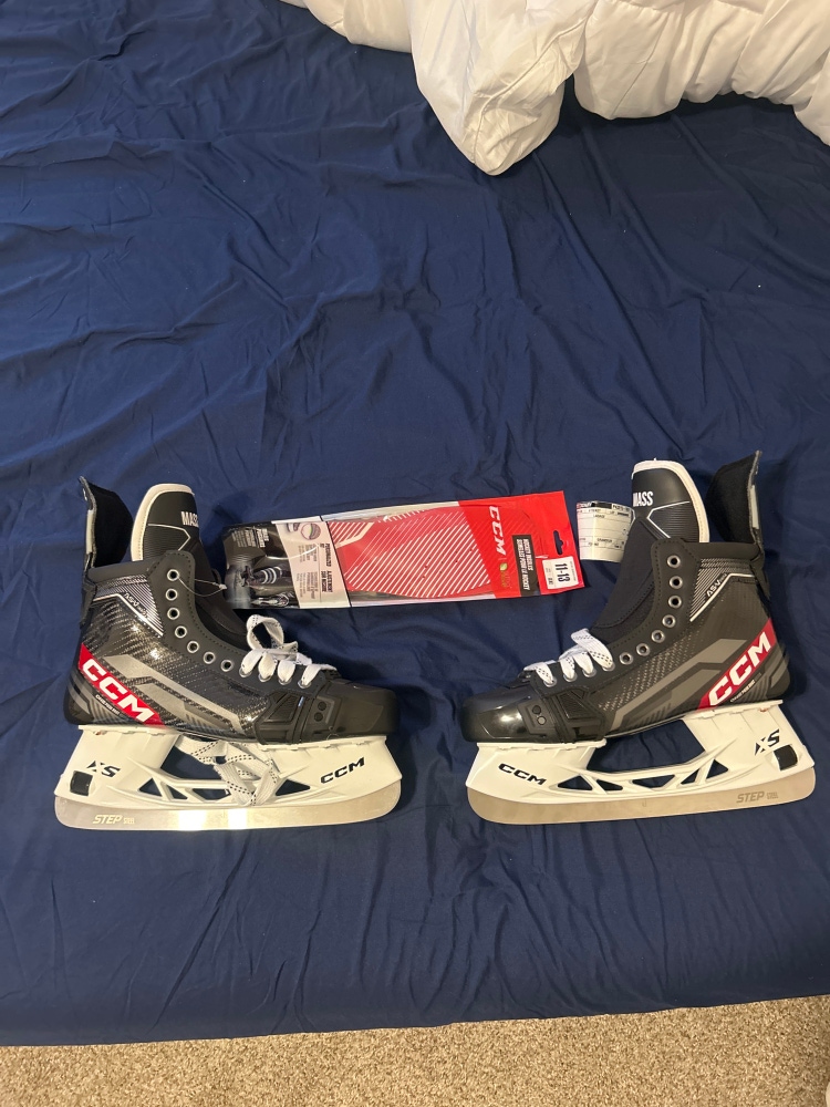 Custom Senior CCM Pro Stock AS-V Pro Hockey Skates Size 11 Brand New