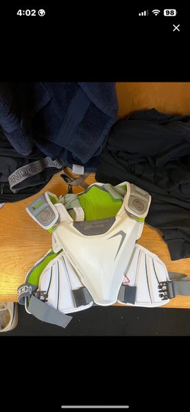 Used Large Maverik M5 Shoulder Pads