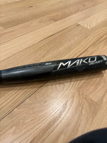 Used 2015 Composite (-11) 18 oz 29" Mako Beast Bat