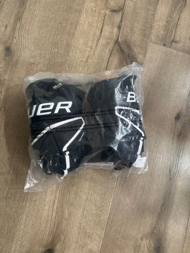 Bauer 13"  Vapor Hyperlite Gloves