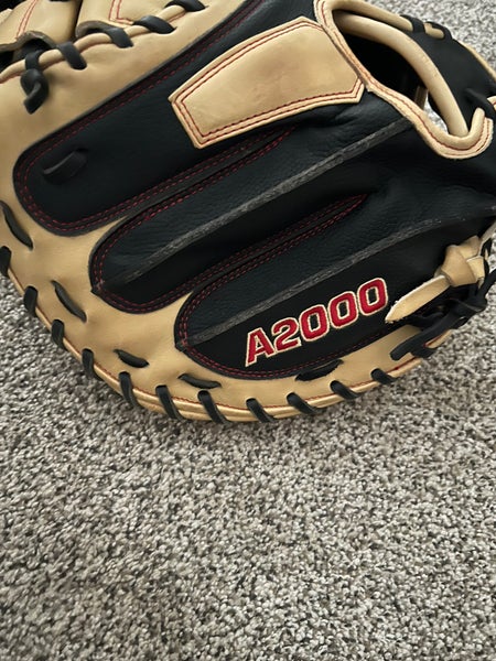 Right Hand Throw 33.5" A2000 Catcher's Glove