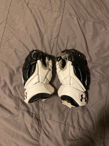 Used Goalie Under Armour Large Engage 2 Lacrosse Gloves