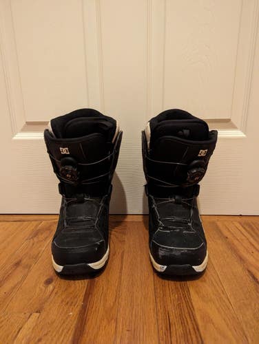 Women's Used Size 6.5 (Women's 7.5) DC Snowboard Boots