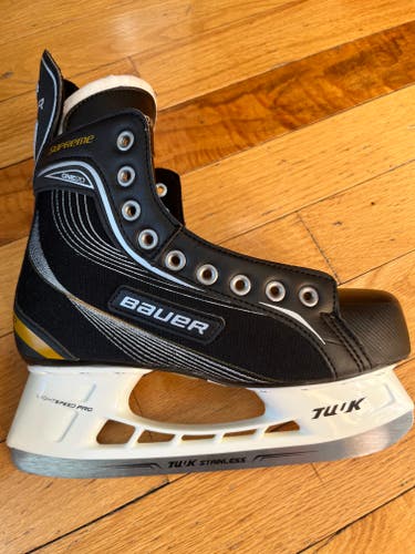 Intermediate New Bauer Supreme One20 Hockey Skates Regular Width 6