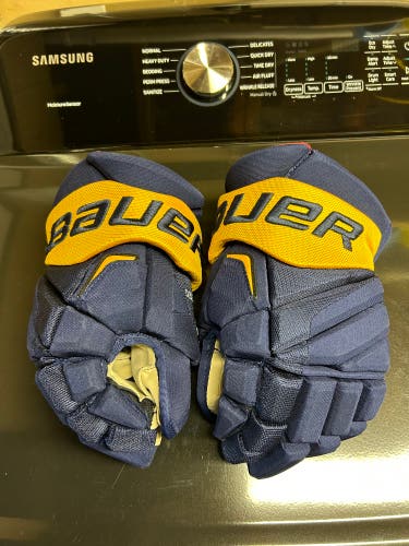 Bauer Vapor APX2 Pro Gloves