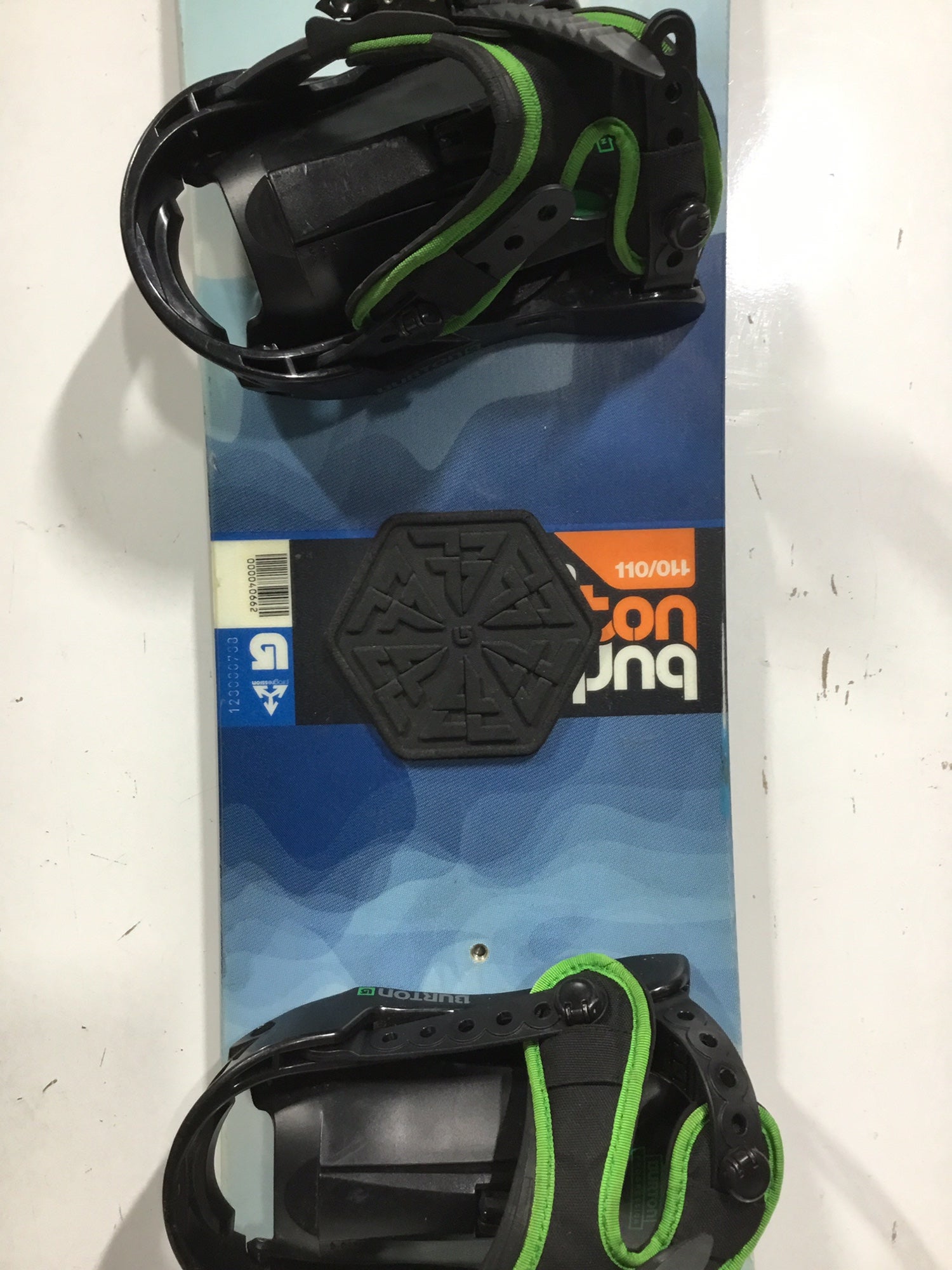 バートン 110 Kids' Grom Snowboard | Burton.com Winter 2023 US