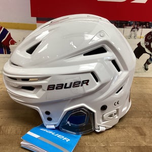 New Medium Bauer Re-Akt 150 Helmet