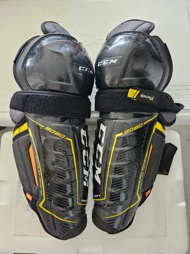 Senior Used CCM Tacks 9080 15" Shin Pads