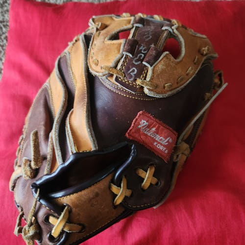 National Professional Model #80-5238 Right Hand Throw Baseball Catcher's Glove 31.5"