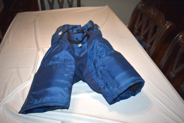 Winnwell Pro Stock Hockey Pants, Navy Blue, Junior Medium - Great Condition!