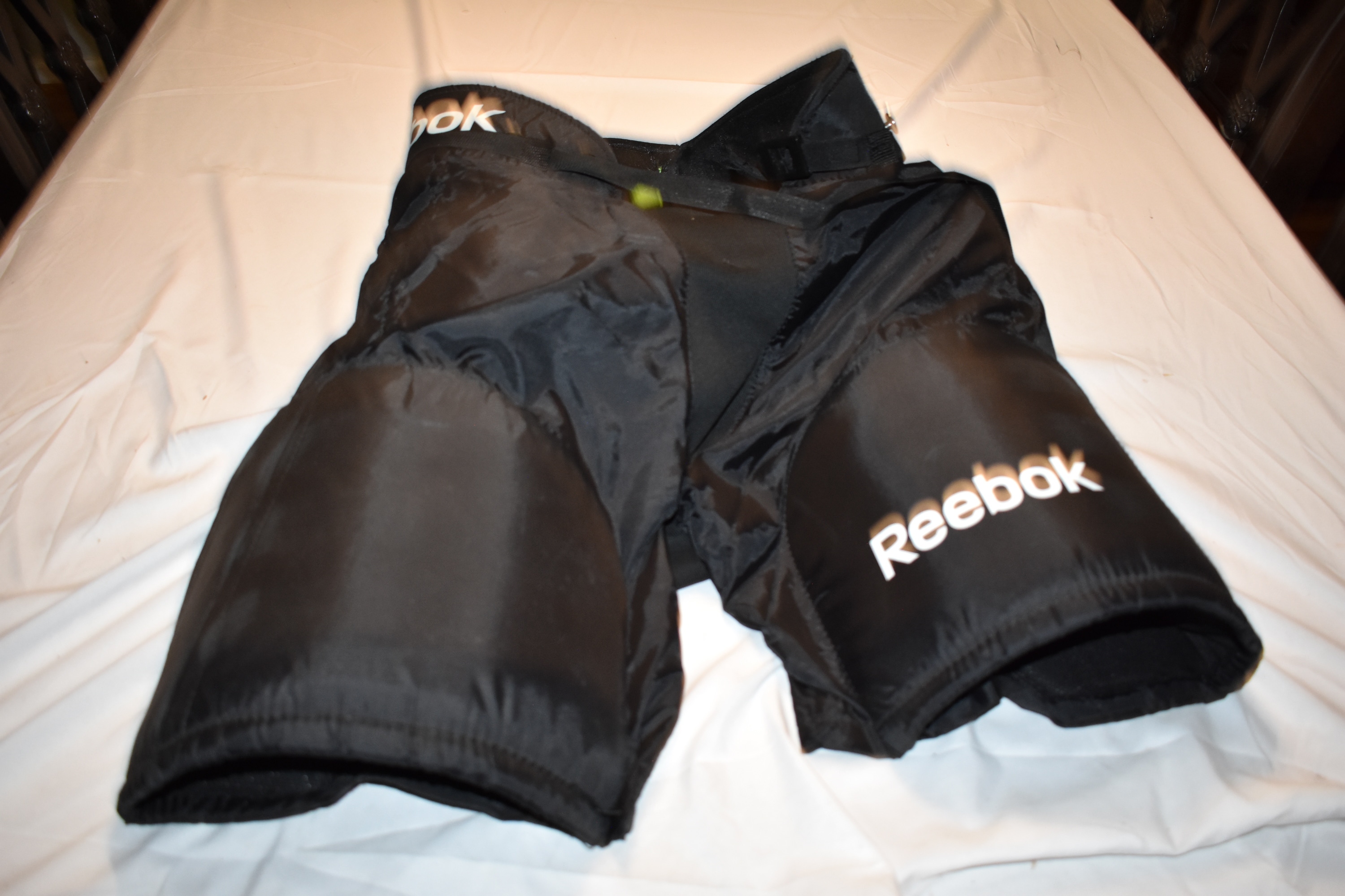 Reebok 12k Hockey Pants, Black, Senior Small - Great Condition!
