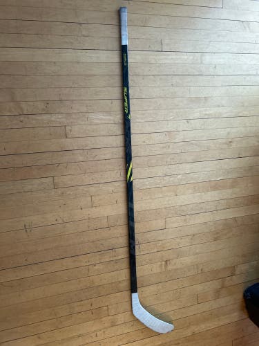 Senior Right Handed P28  Super Tacks AS4 Pro Hockey Stick