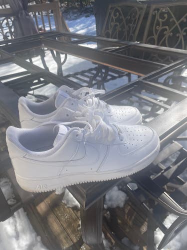 White Size 10.5 Nike Air Force 1