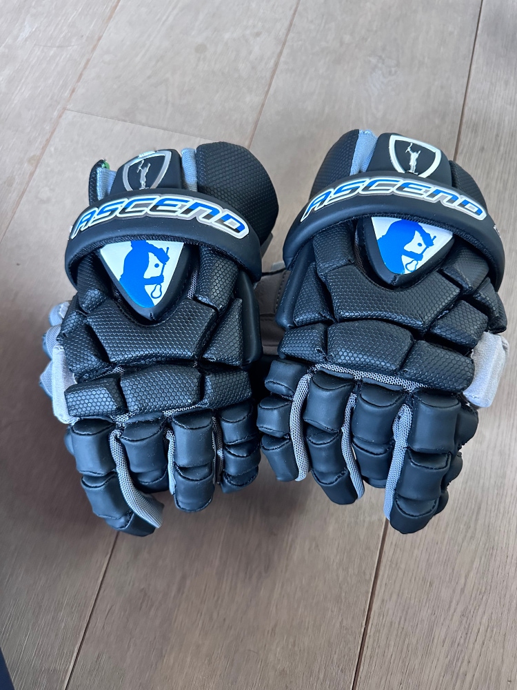 New  Adrenaline Medium Phoenix Lacrosse Gloves