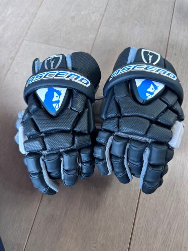 New  Adrenaline Medium Phoenix Lacrosse Gloves