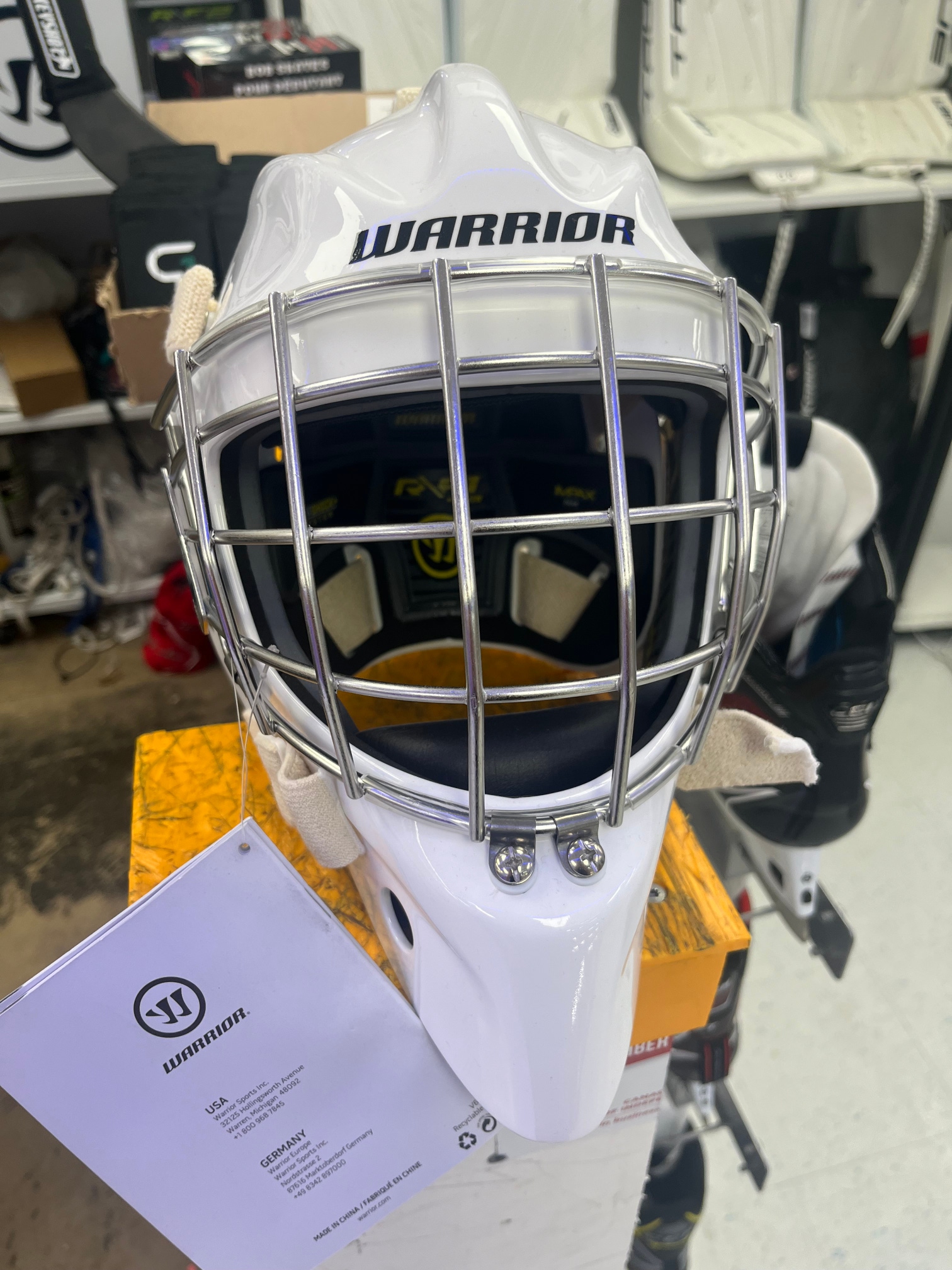 New Warrior Junior Ritual F1+ Goalie Mask