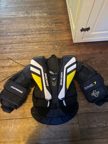 Used Large Bauer Supreme One.7 Goalie Chest Protector