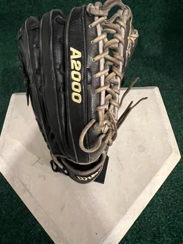 Outfield 12.75" A2000 Baseball Glove