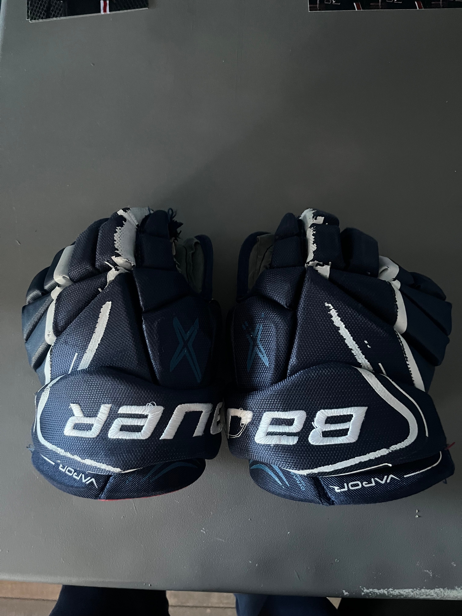 Used Bauer Vapor X800 Lite Gloves 13"