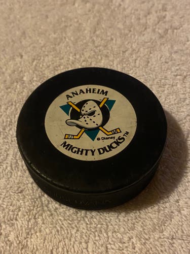 Anaheim Mighty Ducks NHL Vintage Hockey Puck