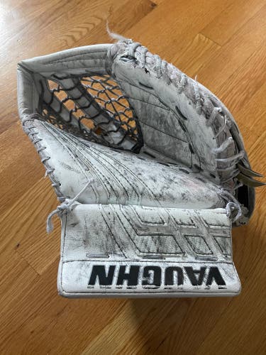 Vaughn Hockey Goalie Right Intermediate Velocity VE8