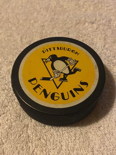 Pittsburgh Penguins NHL 1992 Stanley Cup Champions Hockey Puck Vintage
