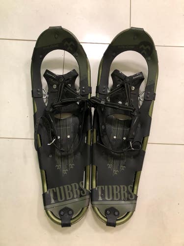 Used Tubbs Xplore 25" Snowshoes