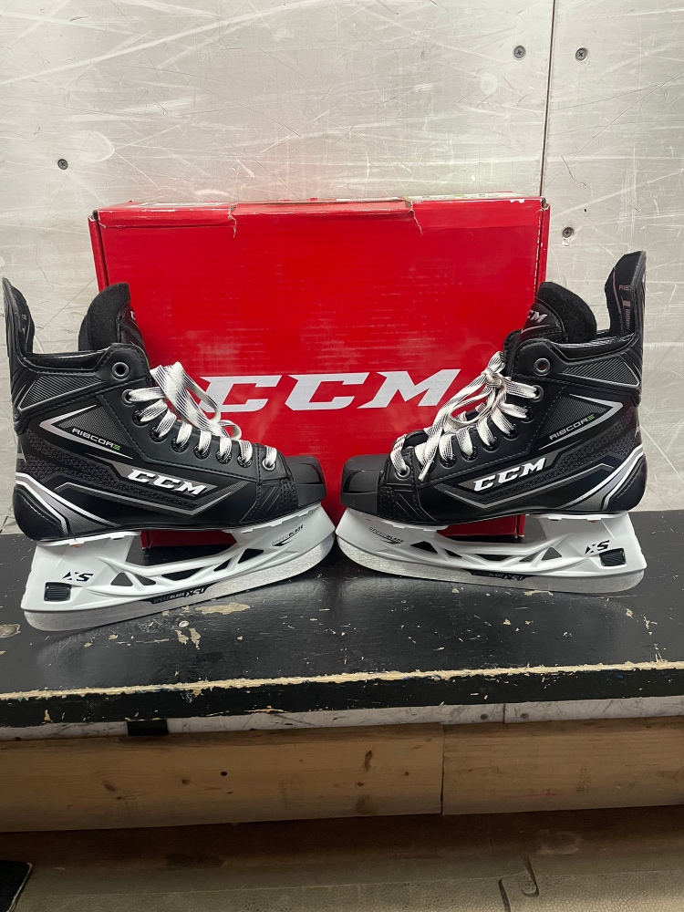 Junior CCM Regular Width Size 3.5 RibCor MaxxPro Hockey Skates
