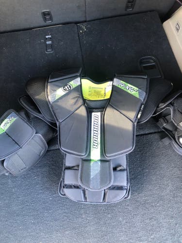 Warrior Ritual X4 E hockey goalie chest protector
