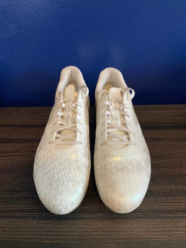 White Men's Molded Cleats Low Top
