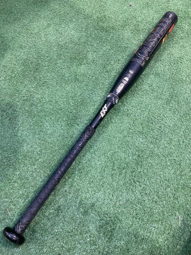 Black Used 2022 Louisville Slugger LXT Composite Bat (-10) 23 oz 33"