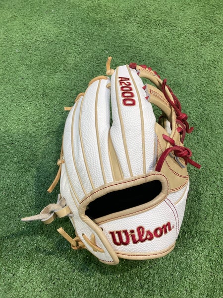 New Wilson A2000 FP75 White Right Hand Throw Infield Softball Glove 11.75"