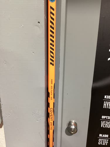 Intermediate New Left Hand Warrior Covert QR5 Pro Hockey Stick-M88-85 Flex