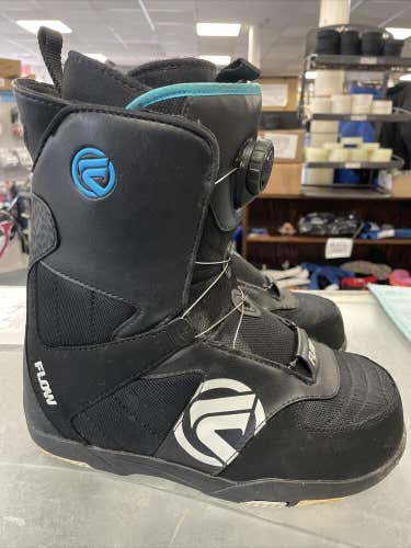 Mens Adult Size 7 FLOW SNOWBOARD BOOTS WITH BOA LACING SYSTEM.  MSRP $130