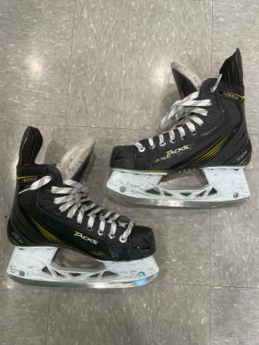 Used Senior CCM Tacks 4052 Hockey Skates Regular Width 5.5