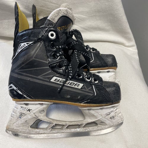 Junior size 1 Bauer supreme S160 ice hockey skates
