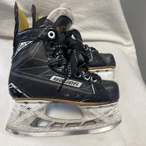Junior size 1 Bauer supreme S160 ice hockey skates