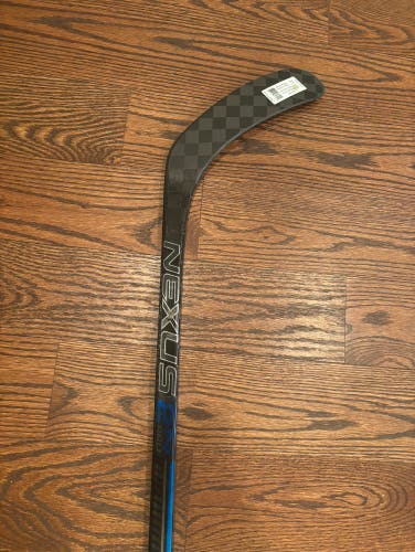 Senior Left Hand P92  Nexus 2N Pro Hockey Stick