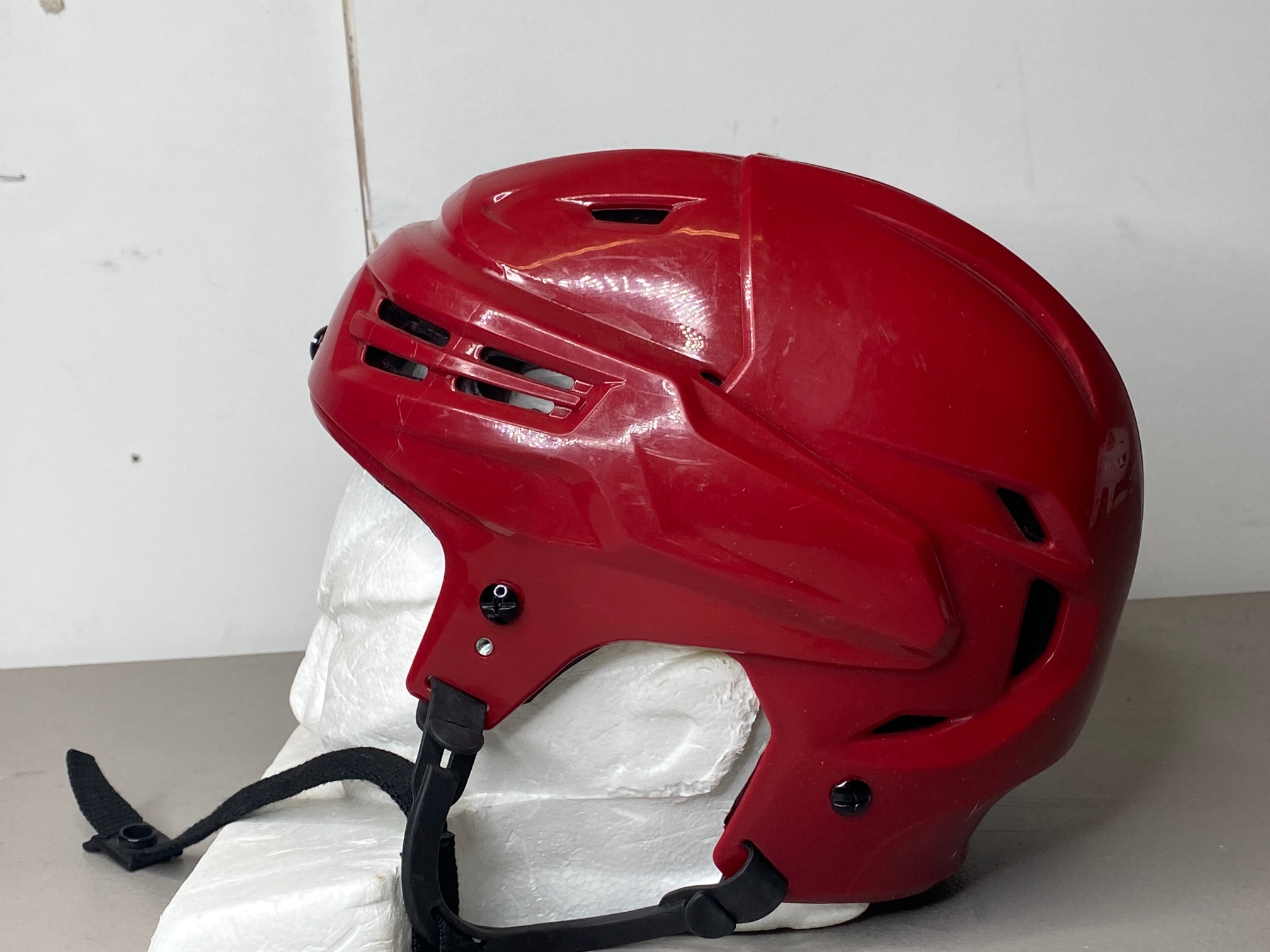 Bauer Re-Akt PRO VVN Pro Stock Hockey Helmet Medium Maroon 4691