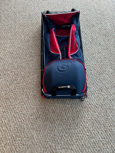 Wire2Wire Tournament Catcher’s Wheeled Bag (Size Regular) Brand New