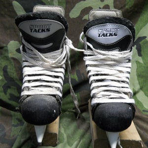 Intermediate Used CCM Hockey Skates Regular Width Size 4