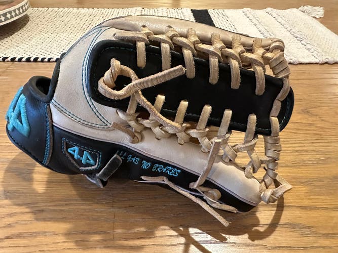 2021 Pitcher's 11.75" Baseball Glove