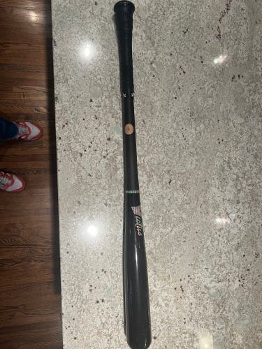Wood (-3)  33" Victus Pro Reserve JC24 Bat