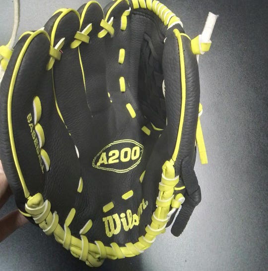 Used Wilson A200 11 1 2" Fielders Gloves