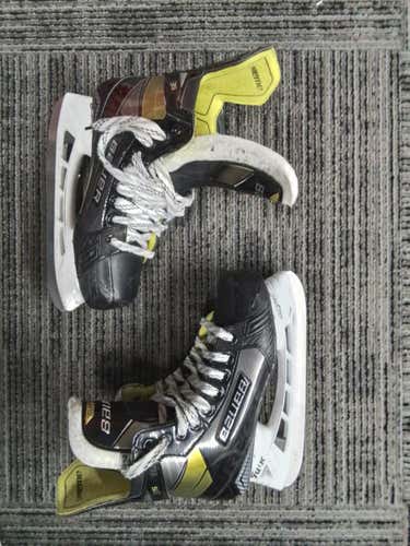 Used Bauer 35 Senior 7.5 Ice Hockey Skates