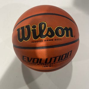 Used Women’s  Wilson Basketball