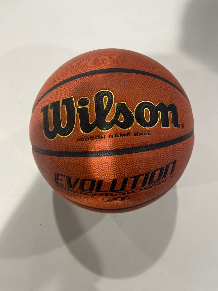 Used Women’s  Wilson Basketball