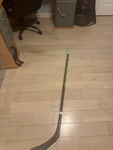 Junior Right Handed P92 Ag5nt Hockey Stick